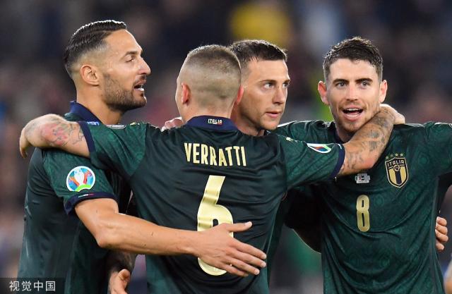 关于意大利在主场大胜希腊，晋级前景一片光明的信息
