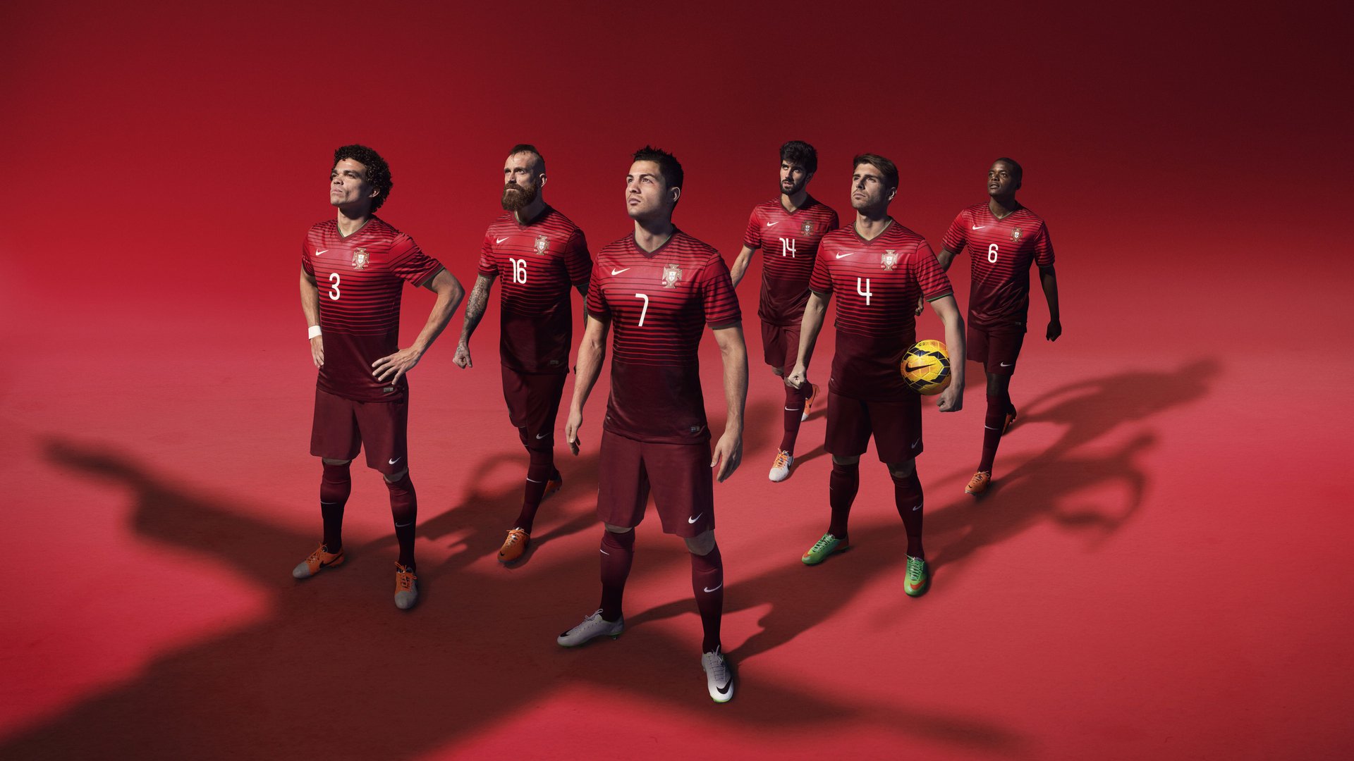 黄潜奇迹，比利亚雷亚尔翻盘丹麦的背后，世界排名争夺战焦点战揭示足球新格局