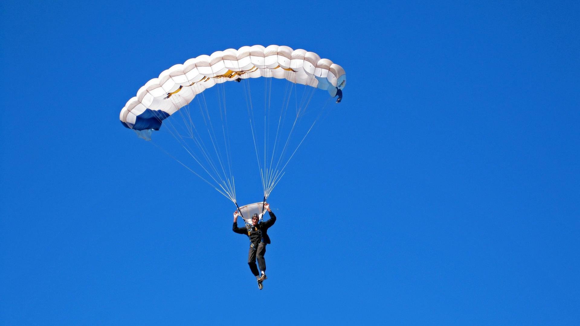 阿尔瓦雷斯高光表现，奥地利制霸巴西，一场颠覆传统的足球启示录